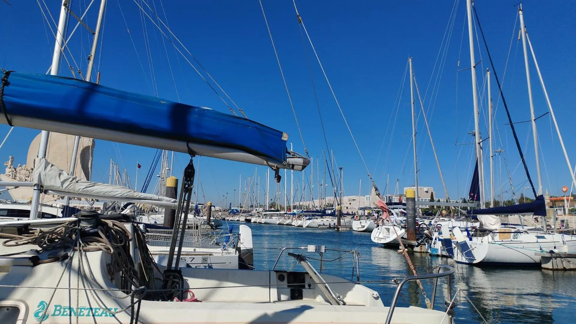 Botel Sem Gritos Hotel Lisbon